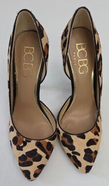 BCBG Paris Leopard Calf Hair Heels Pointed Toe Pumps Womans 7.5 Animal Print